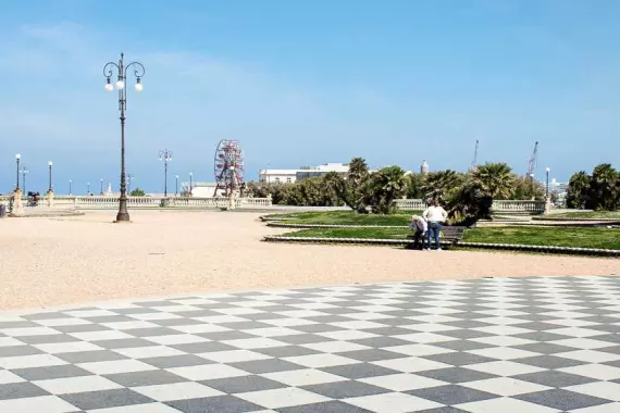 Vista de la Terraza Mascagni en Livorno, Italia